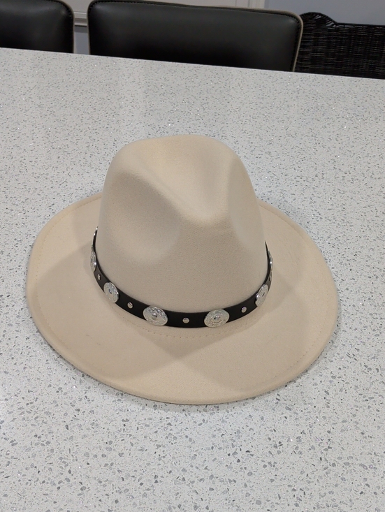 Accessories - NWT Women Or Men's Cream Felt Cowboy Hat with Decorative Black Band